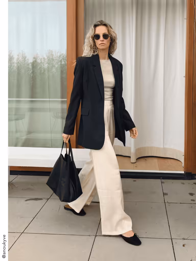 Malva Suede Black Flattered