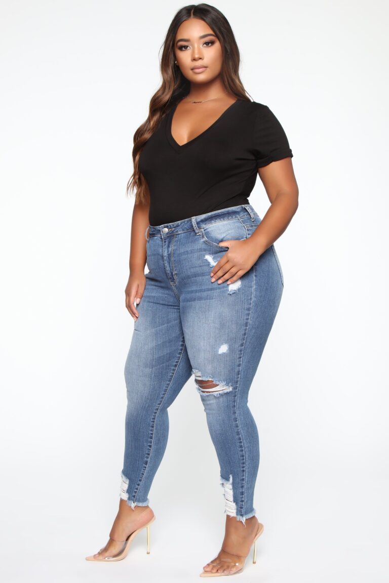 Jeans For Plus Size Women: How To Wear And Style Them Right