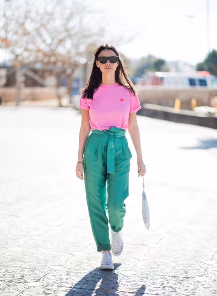 which colors go with pink