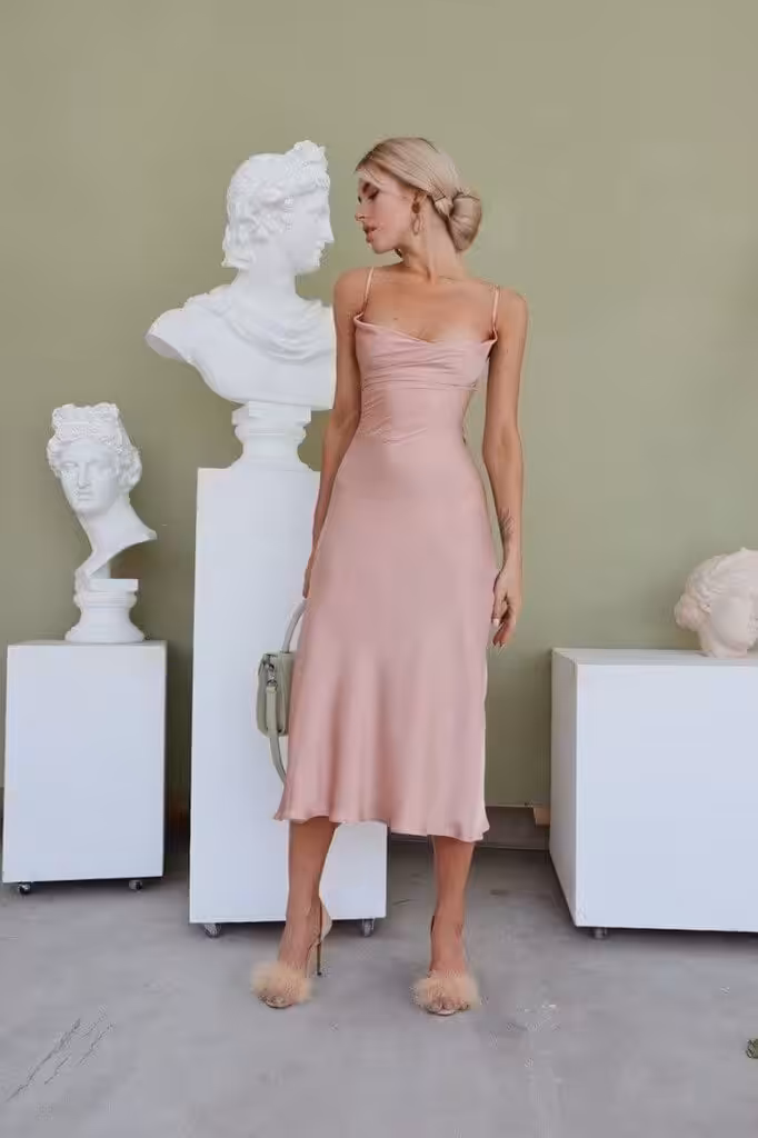 which colors go with pink