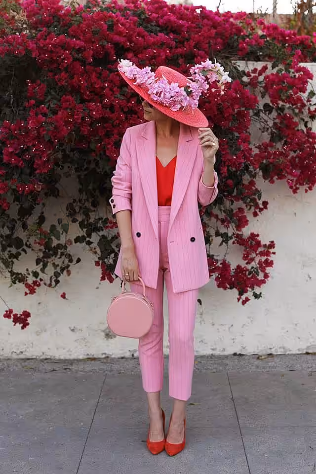 which colors go with pink