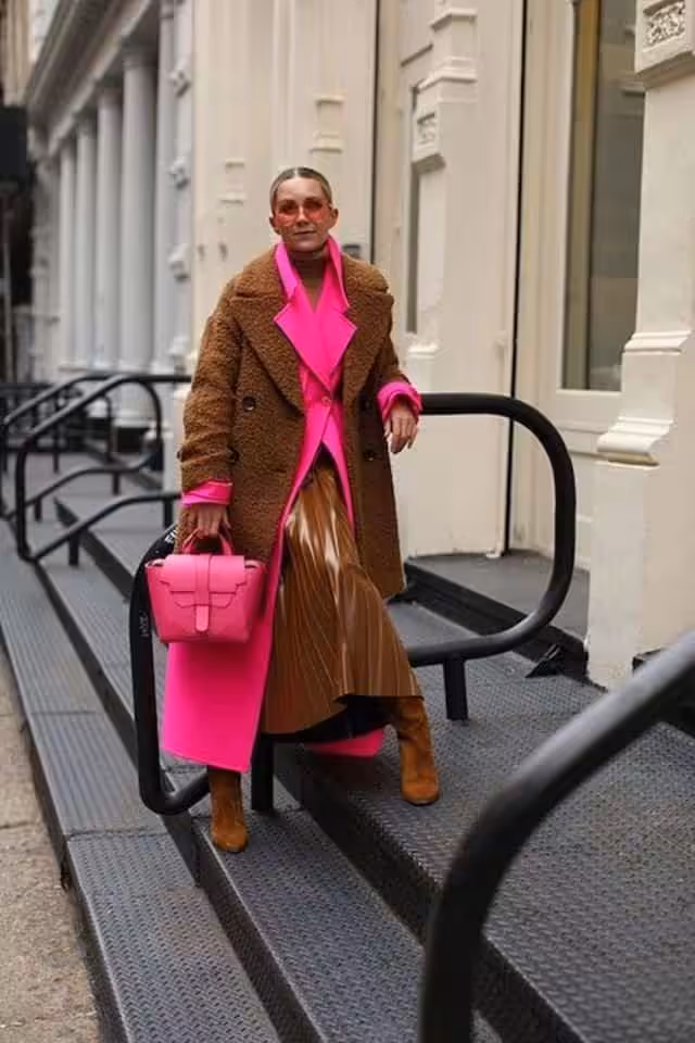 which colors go with pink