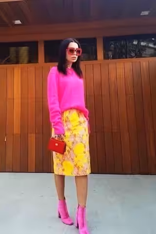 which colors go with pink