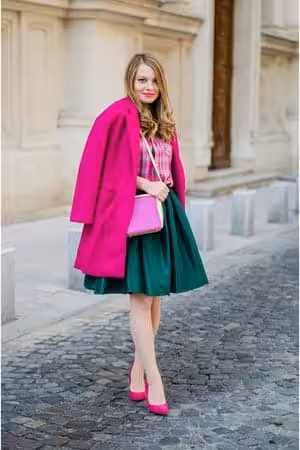 which colors go with pink