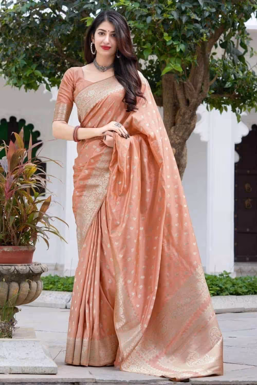colors that go with peach