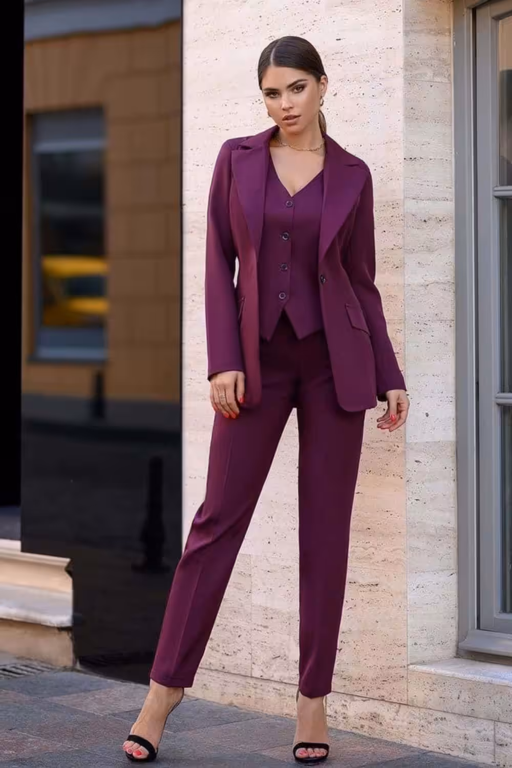 which colors go with burgundy