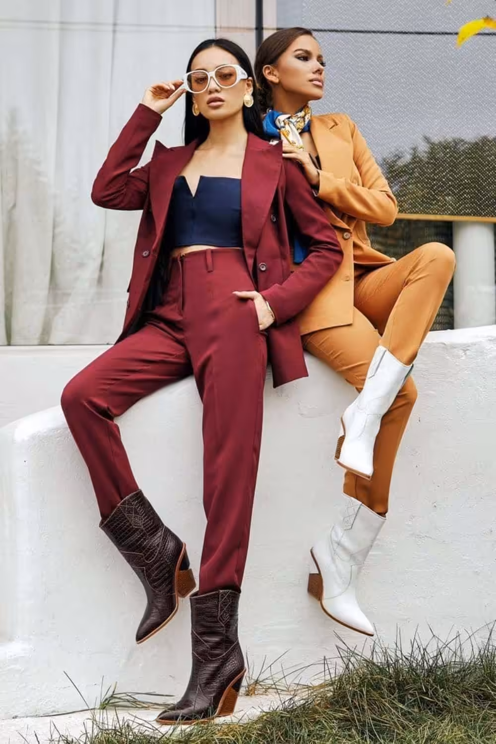which colors go with burgundy