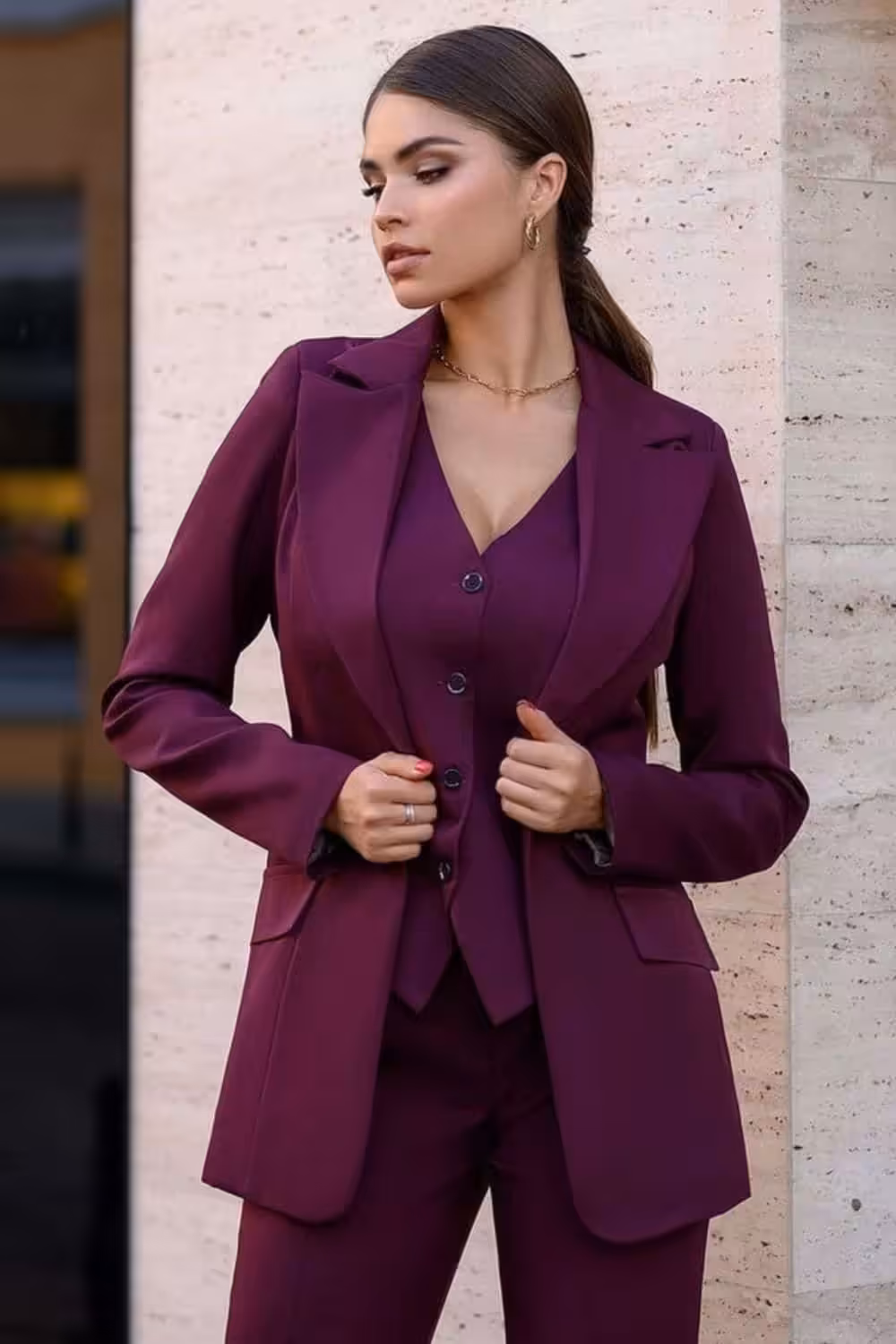 which colors go with burgundy