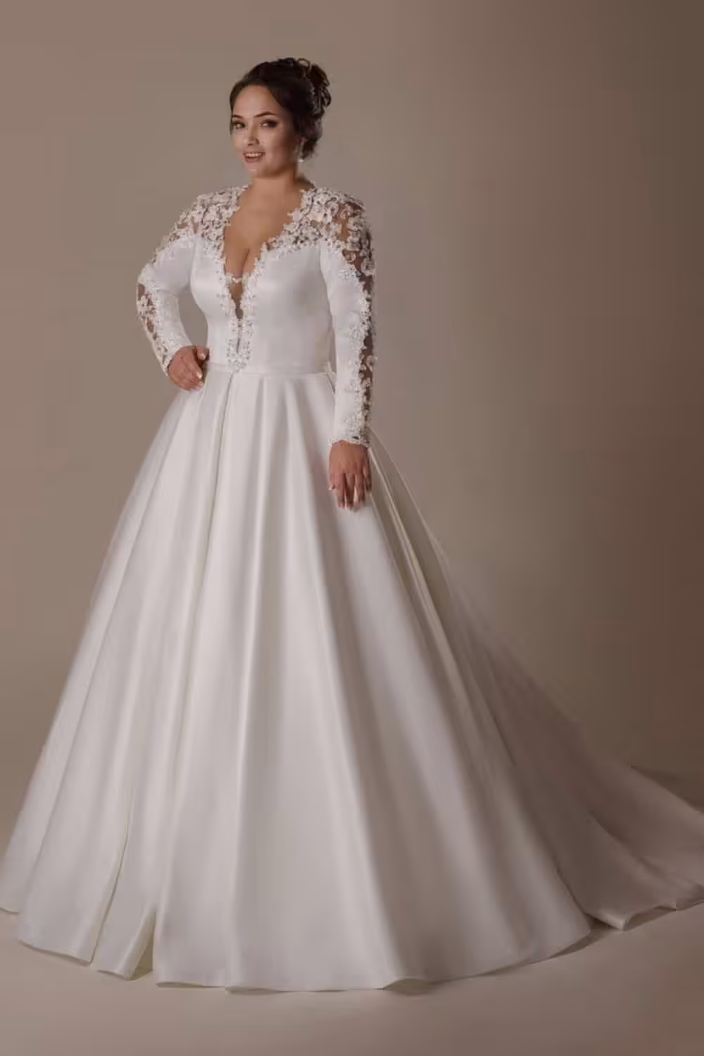 Flattering Wedding Dress For Plus Size