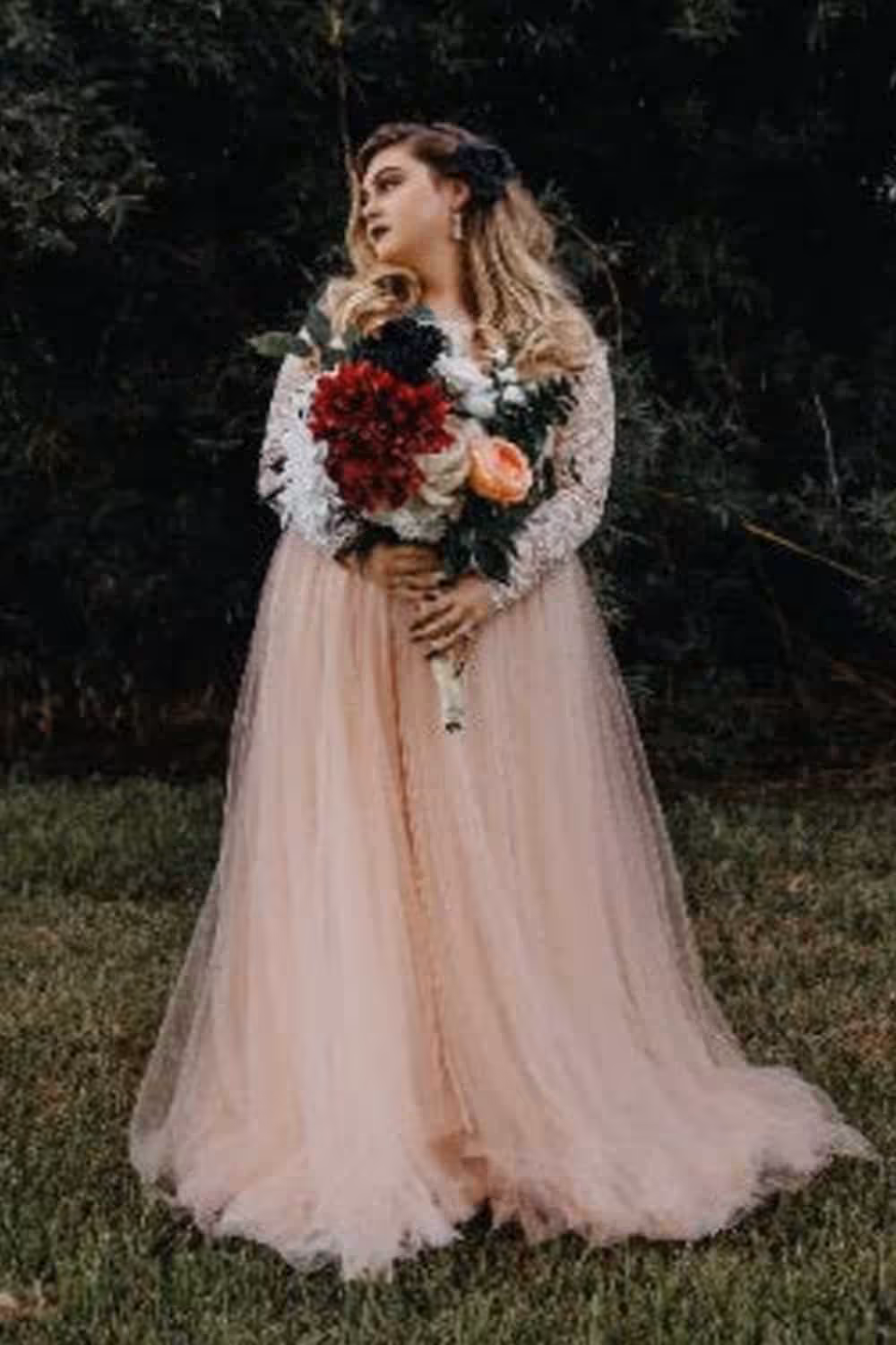 Flattering Wedding Dress For Plus Size