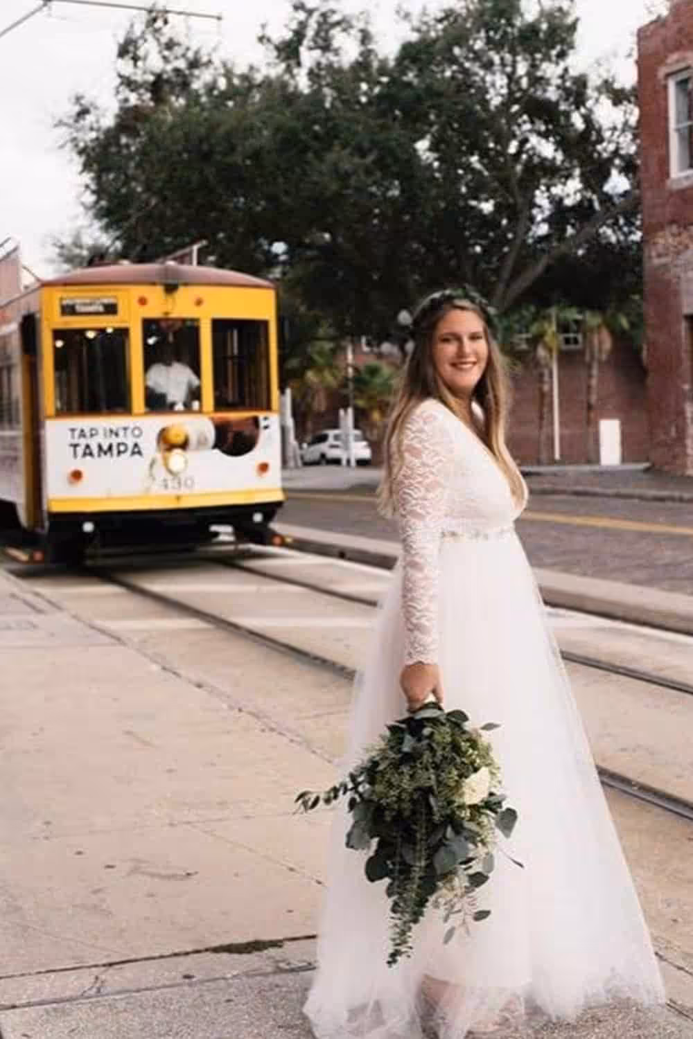 Flattering Wedding Dress For Plus Size
